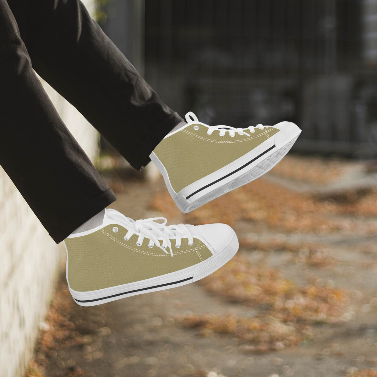 Crake High Top Flaxen laced high top plain color canvas shoes