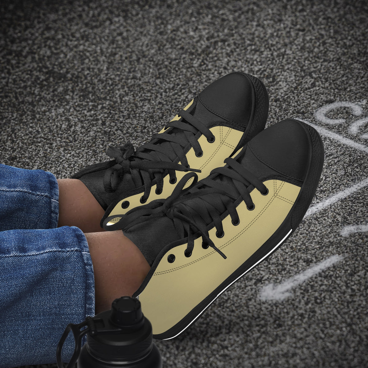 Crake High Top Flaxen laced high top plain color canvas shoes