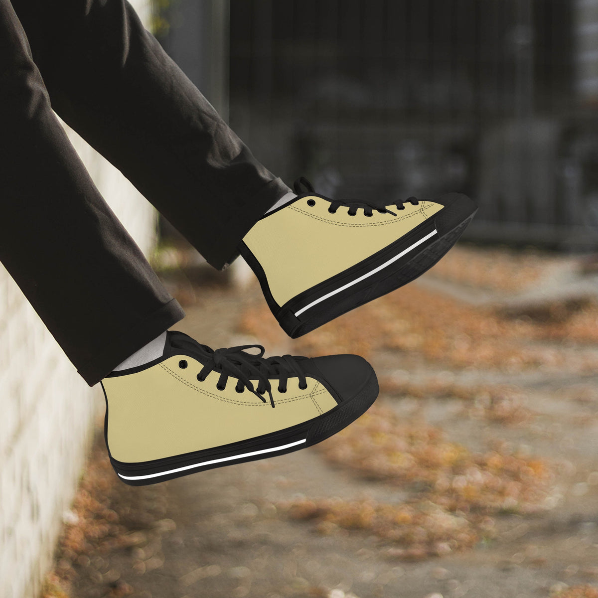 Crake High Top Flaxen laced high top plain color canvas shoes
