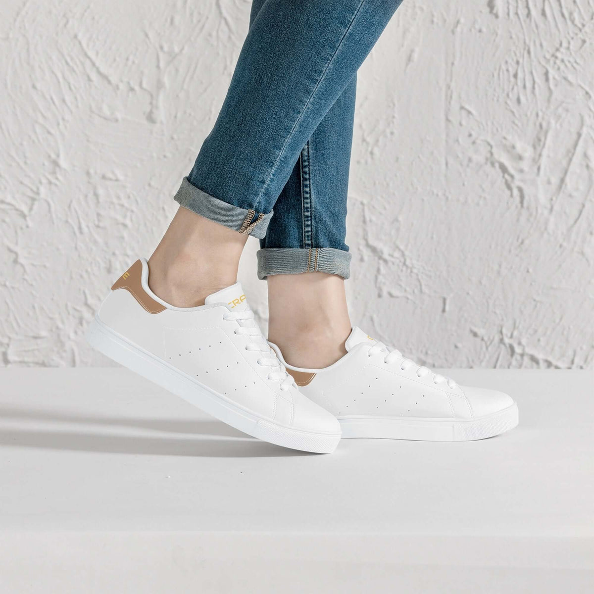 Crake Frida - Clay laced minimalist unisex white sneakers