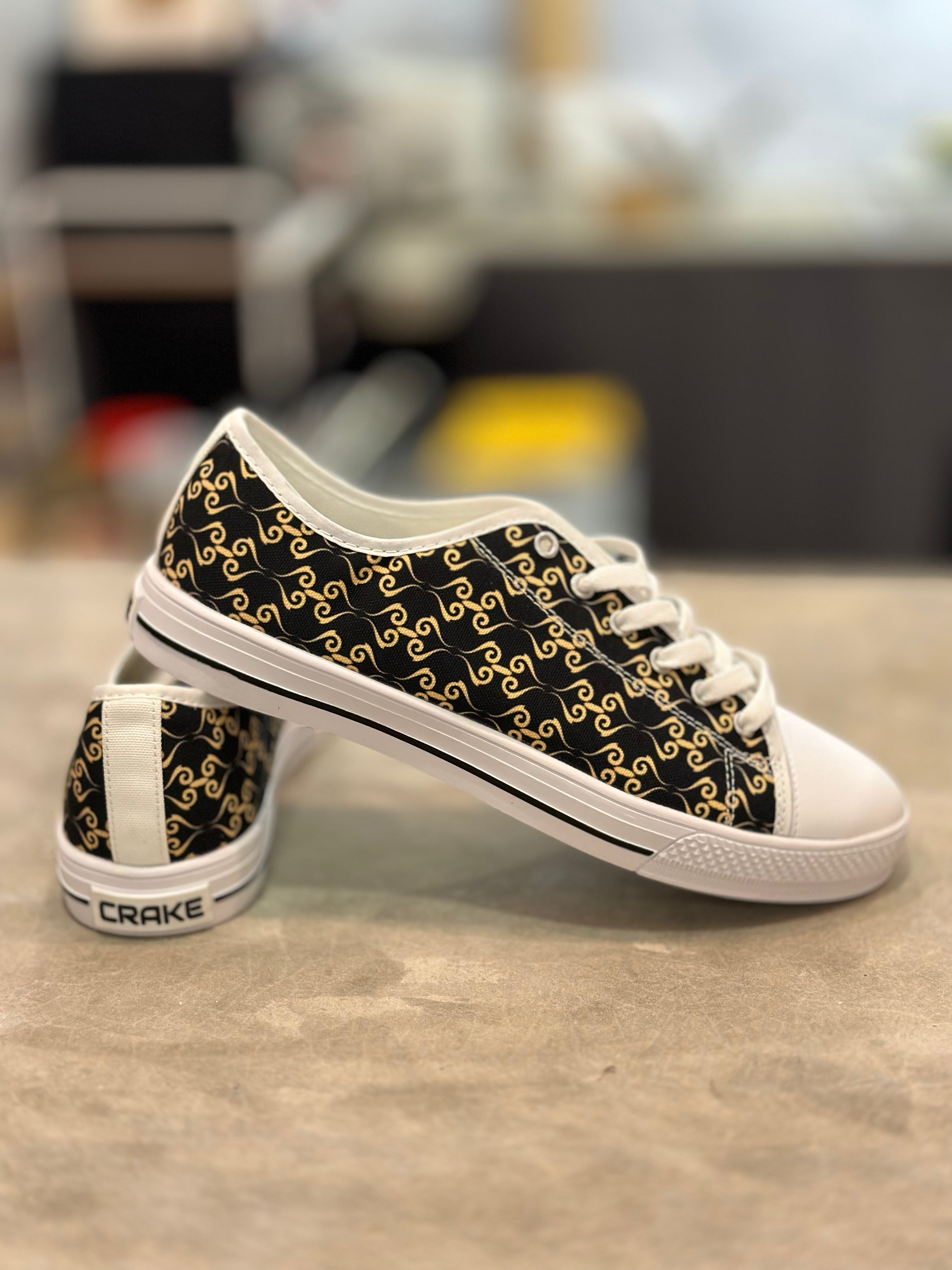 Crake Low Top Lux Toy laced custom prints canvas shoes
